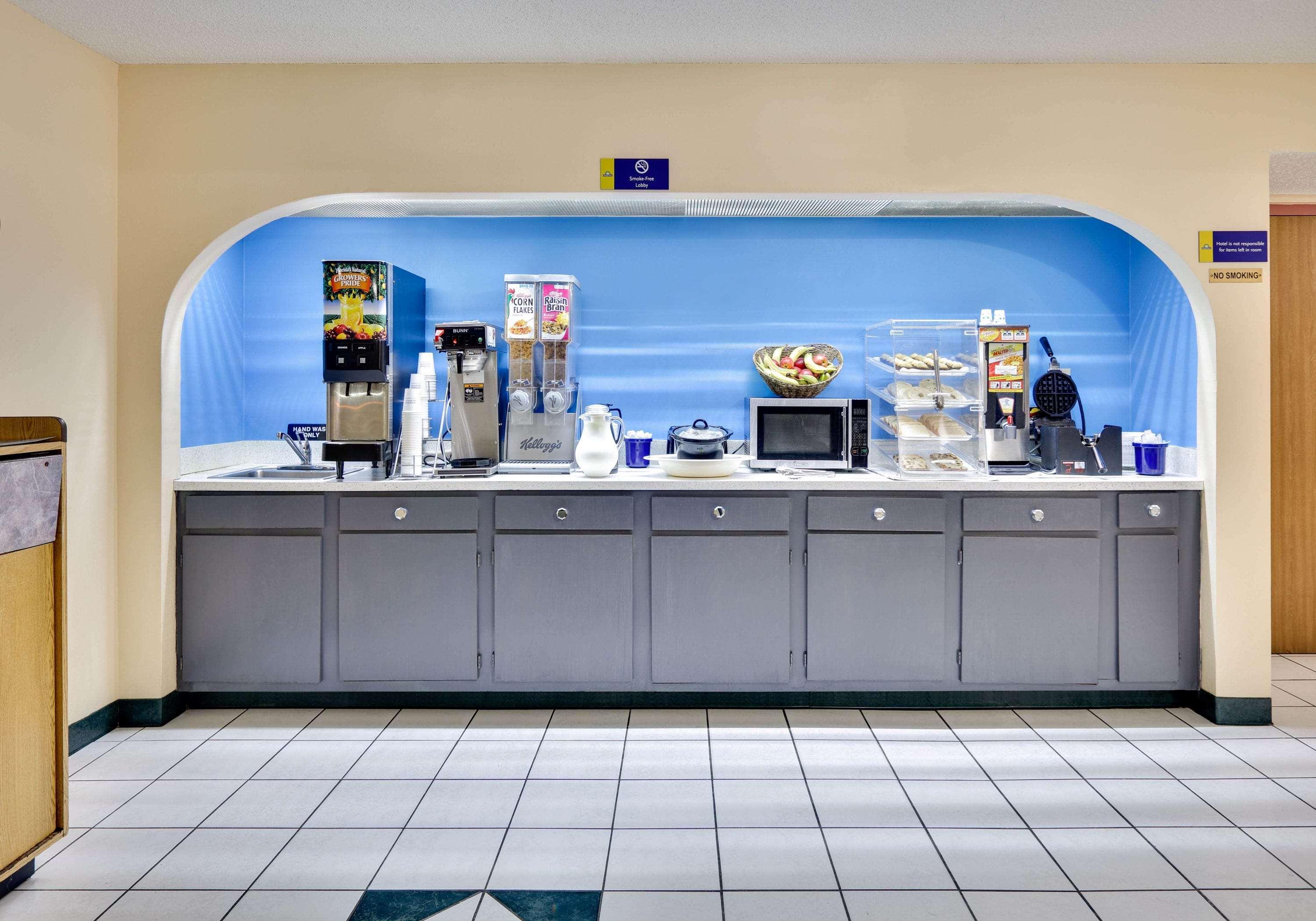 Days Inn & Suites By Wyndham Бентонвилль Экстерьер фото